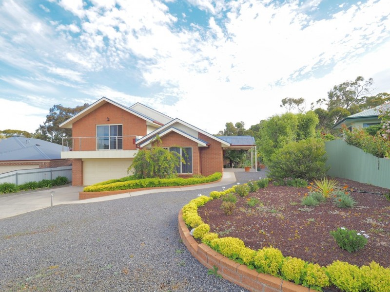7 Scotts Rise, Ararat VIC 3377