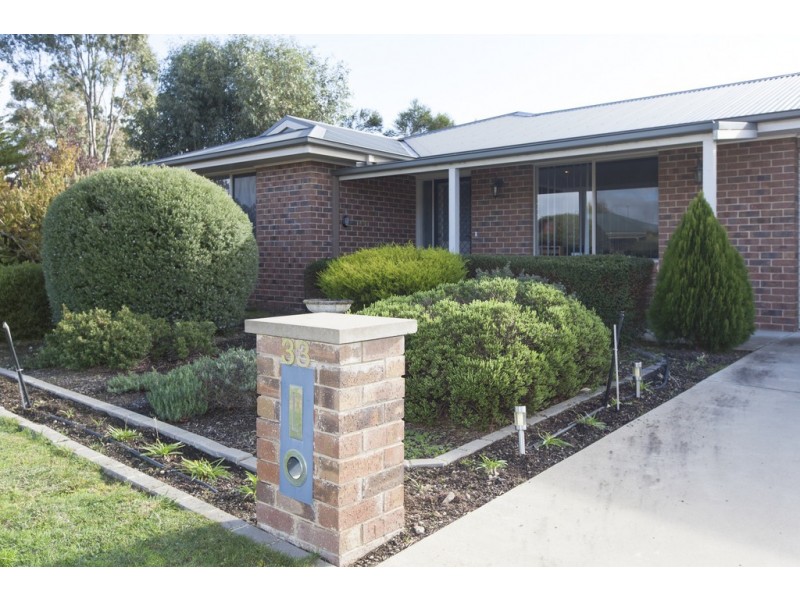 33 McNeil Street, Ararat VIC 3377