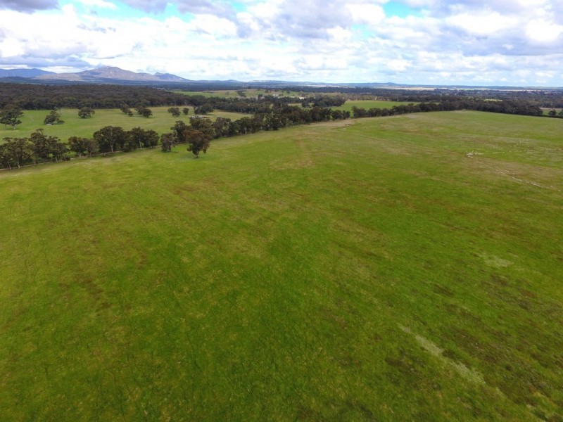 CA 37and42 Railway Road, Ararat VIC 3377