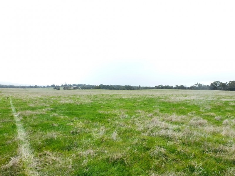 CA 37and42 Railway Road, Ararat VIC 3377