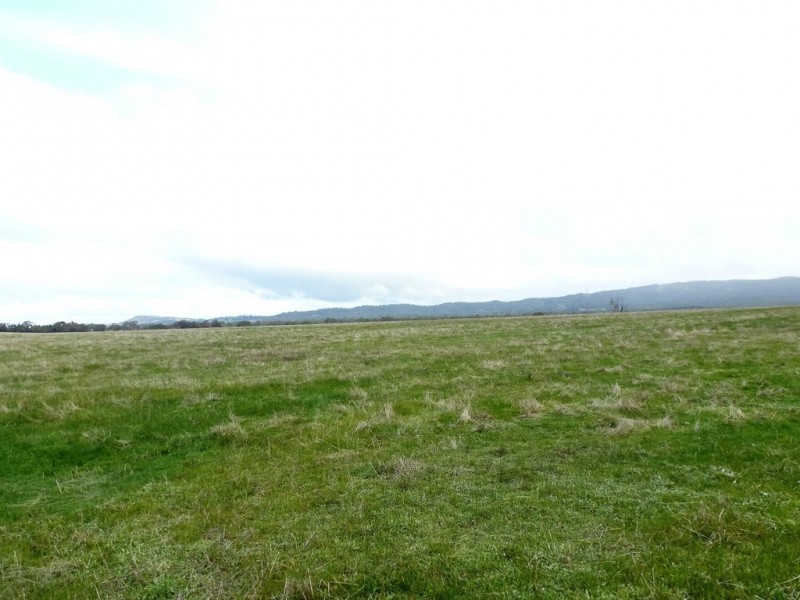 CA 37and42 Railway Road, Ararat VIC 3377