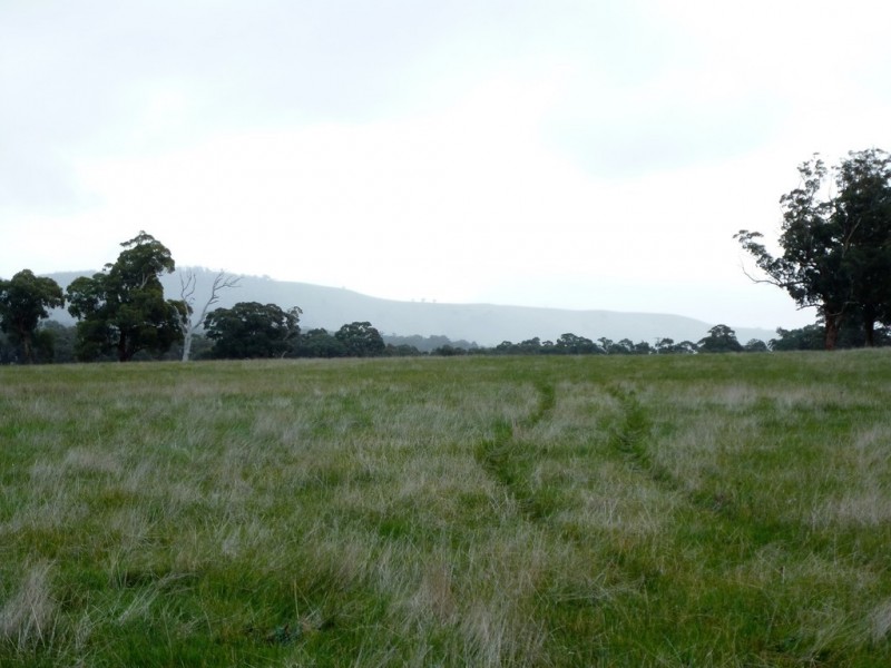 CA 37and42 Railway Road, Ararat VIC 3377