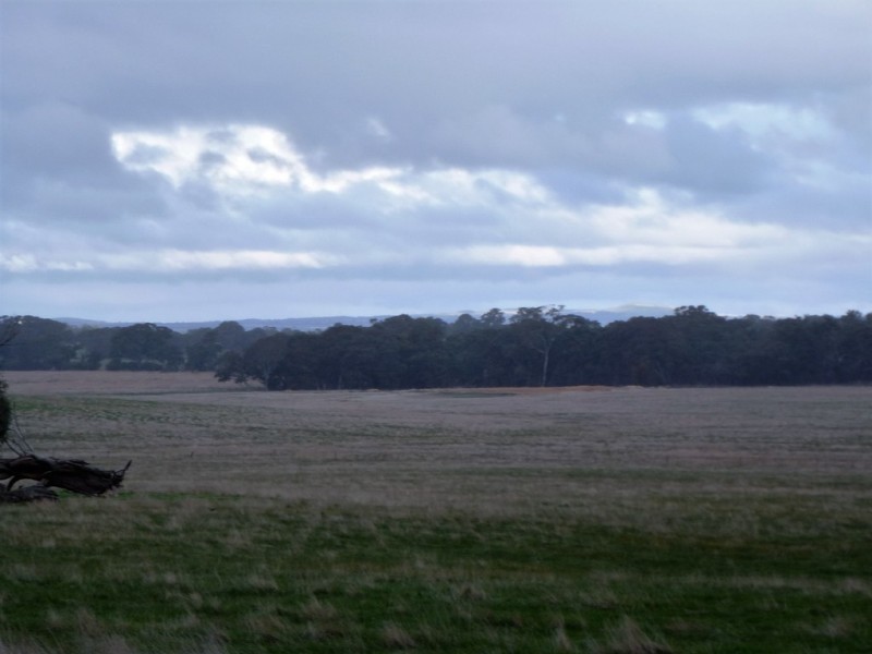 CA 37and42 Railway Road, Ararat VIC 3377