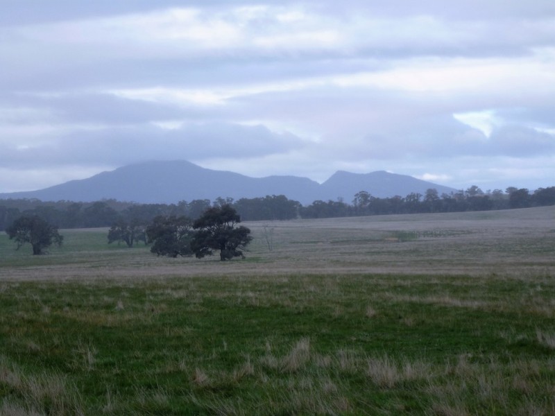 CA 37and42 Railway Road, Ararat VIC 3377