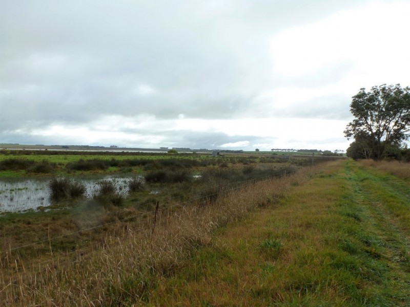 lots Mortlake – Ararat Road, Lake Bolac VIC 3351