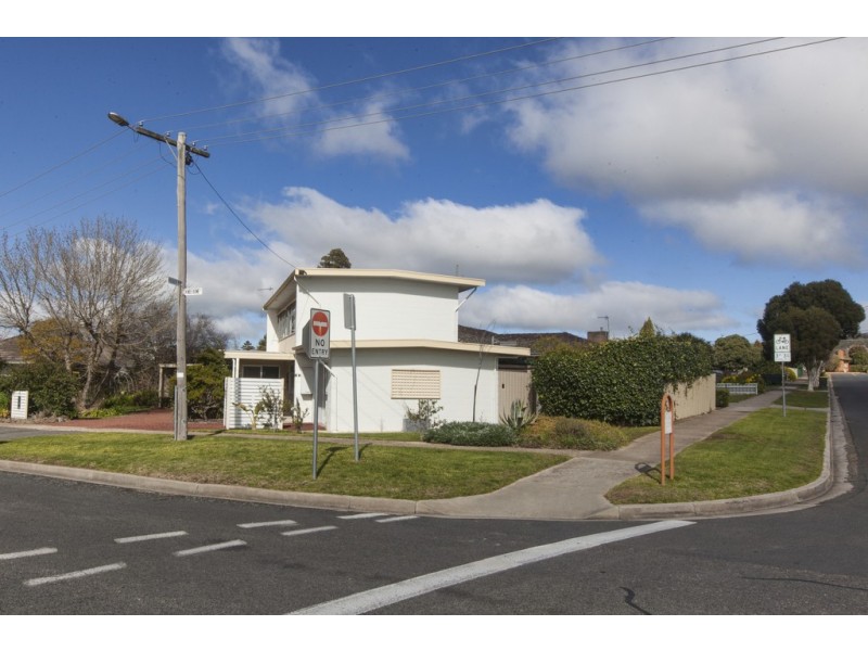 6 Kneebone Street, Ararat VIC 3377