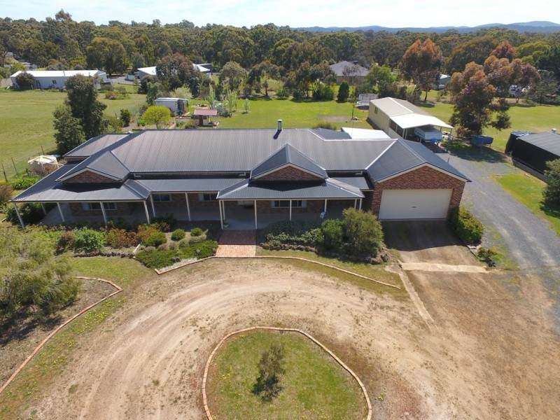 19 Bowen Place, Ararat VIC 3377