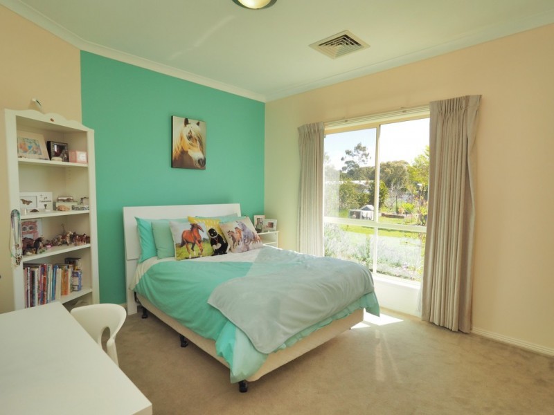 19 Bowen Place, Ararat VIC 3377