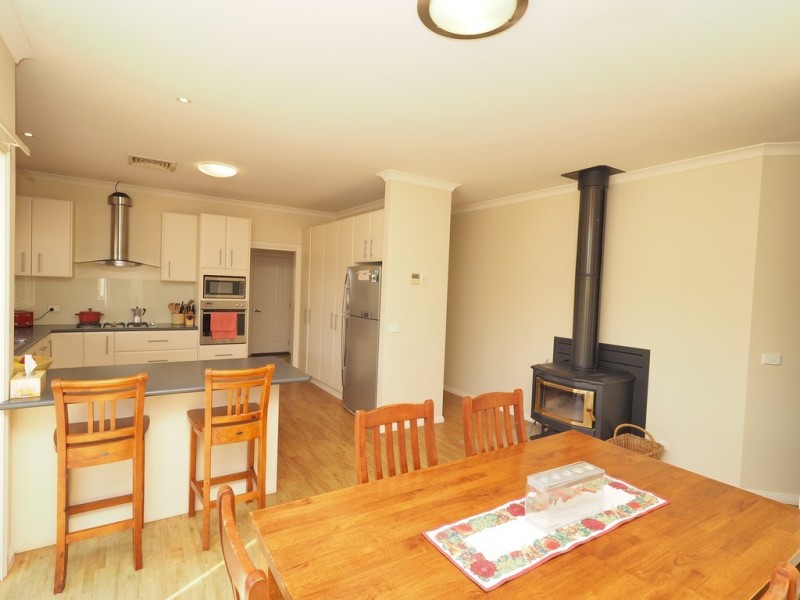 19 Bowen Place, Ararat VIC 3377