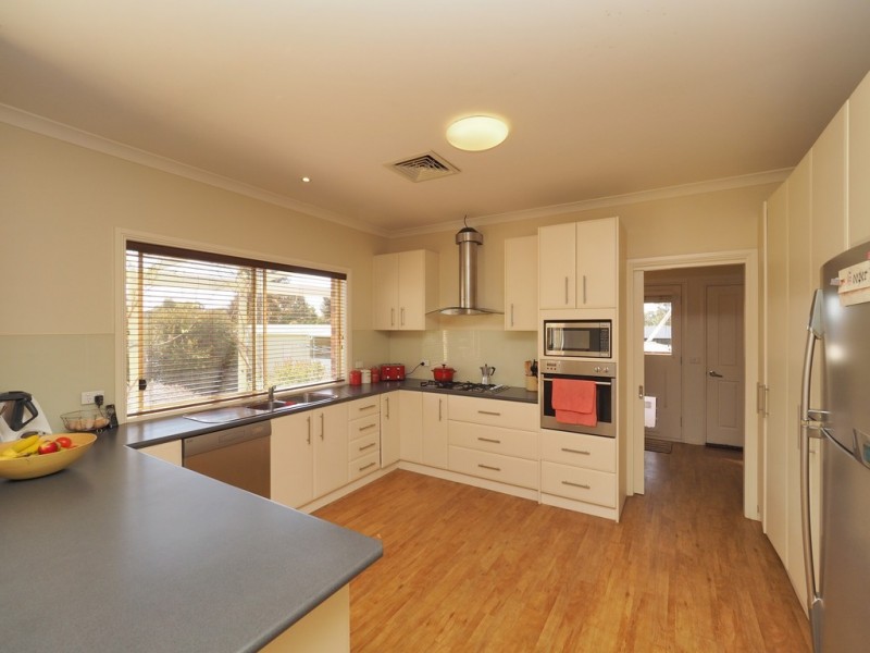 19 Bowen Place, Ararat VIC 3377