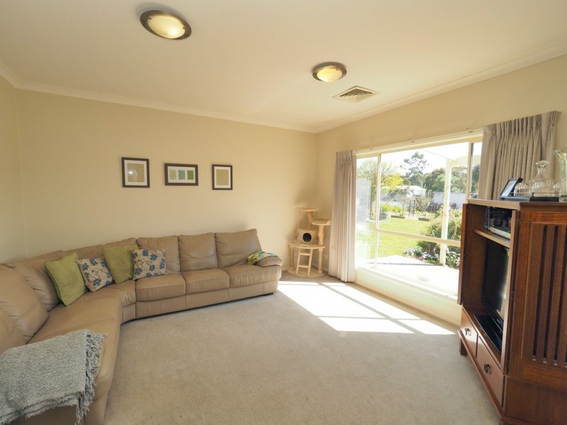 19 Bowen Place, Ararat VIC 3377