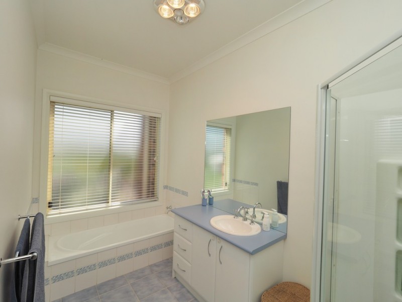 19 Bowen Place, Ararat VIC 3377