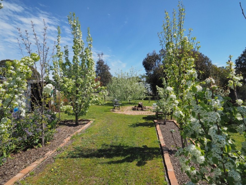 19 Bowen Place, Ararat VIC 3377