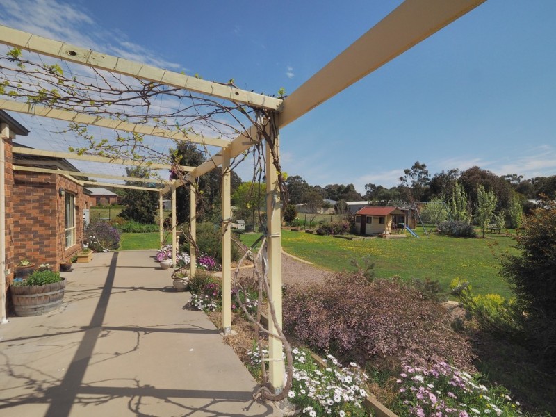 19 Bowen Place, Ararat VIC 3377