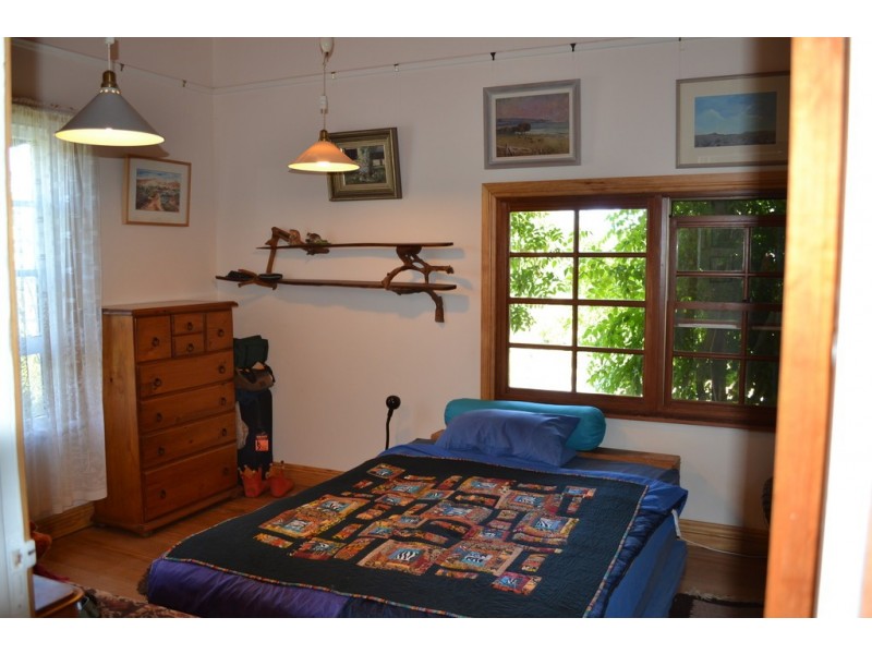 2 Burke Street, Landsborough VIC 3384