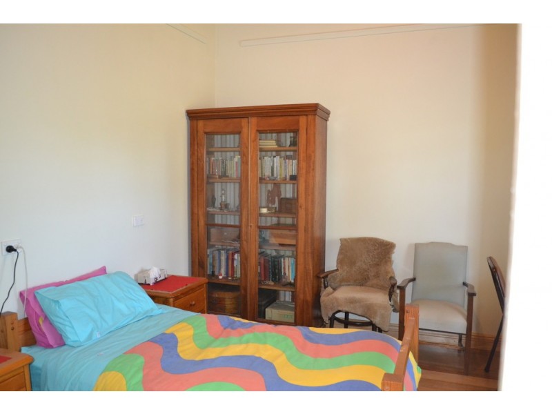 2 Burke Street, Landsborough VIC 3384