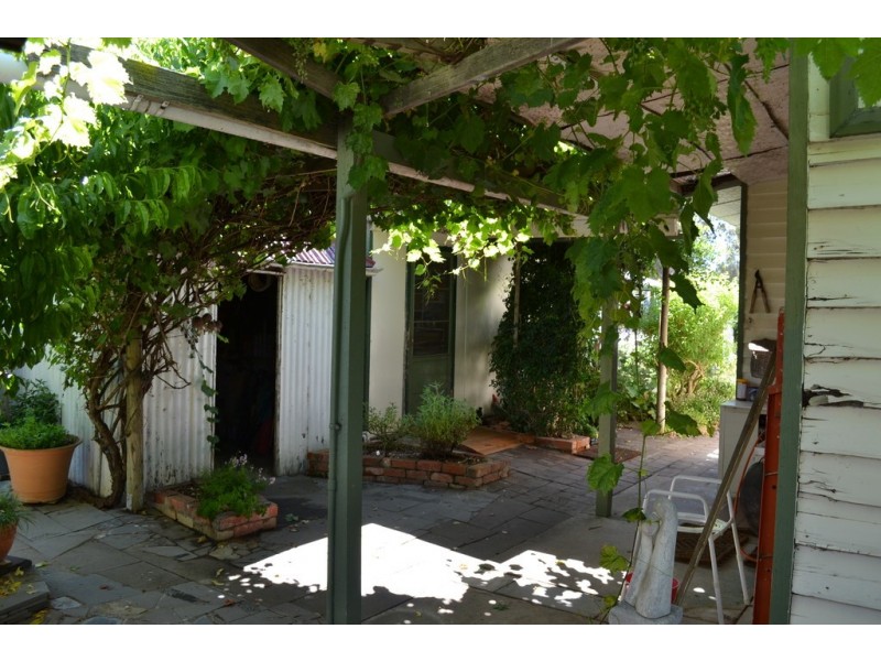 2 Burke Street, Landsborough VIC 3384