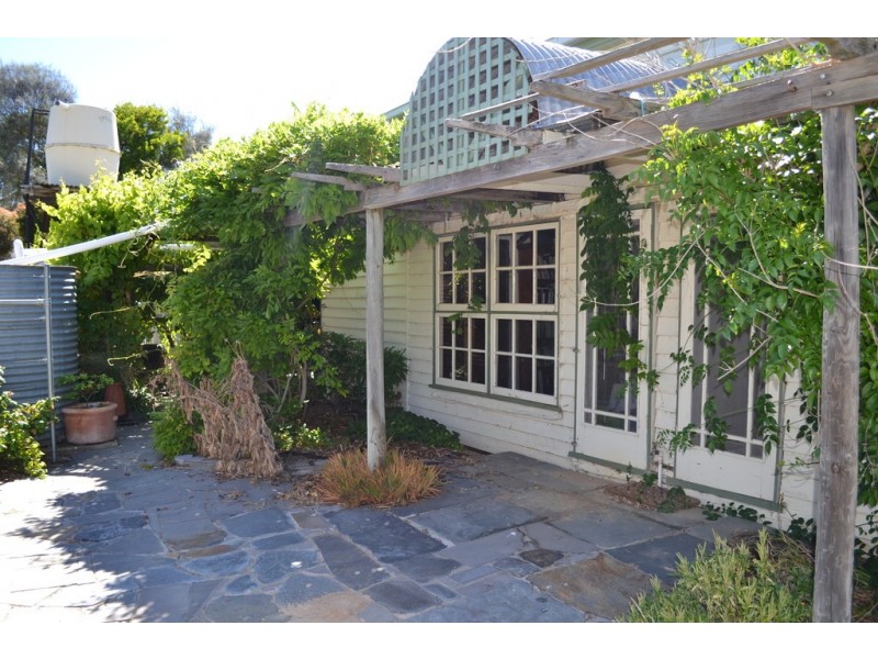 2 Burke Street, Landsborough VIC 3384