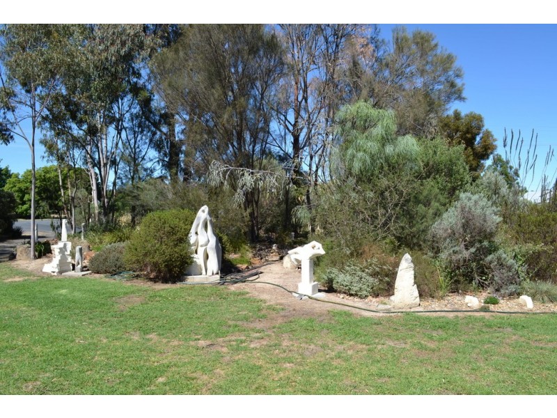 2 Burke Street, Landsborough VIC 3384