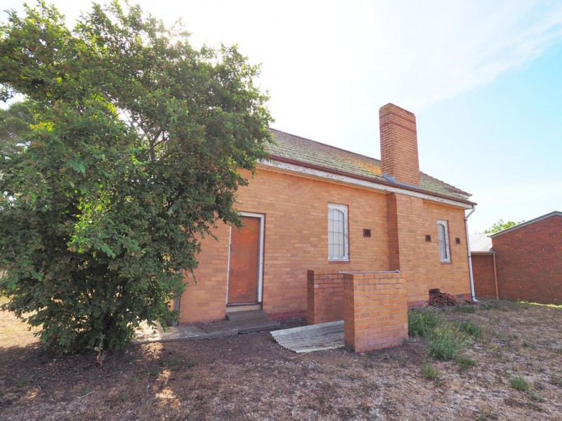 146 Montgomery Street, Lake Bolac VIC 3351
