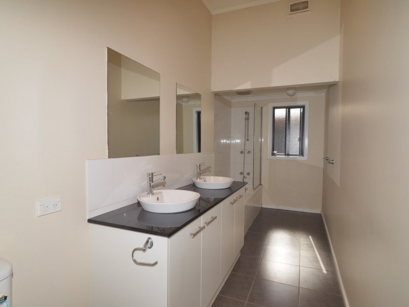 10 Port Fairy Road, Ararat VIC 3377