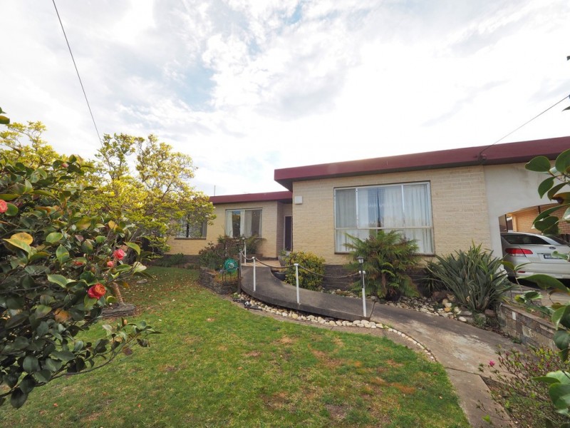 27 George Road, Ararat VIC 3377