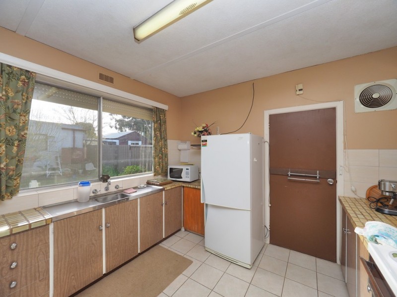 27 George Road, Ararat VIC 3377