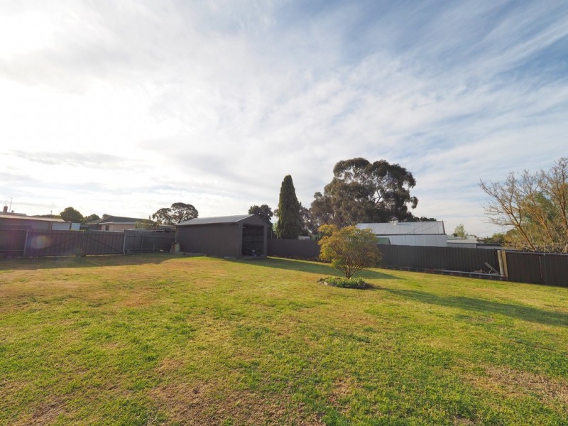 27 George Road, Ararat VIC 3377