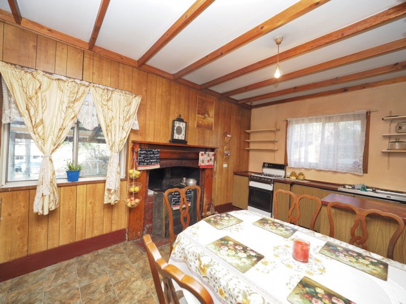 82 Queen Street, Ararat VIC 3377