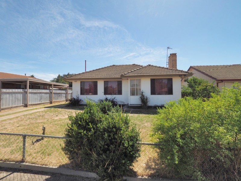 15 Marx Crescent, Ararat VIC 3377