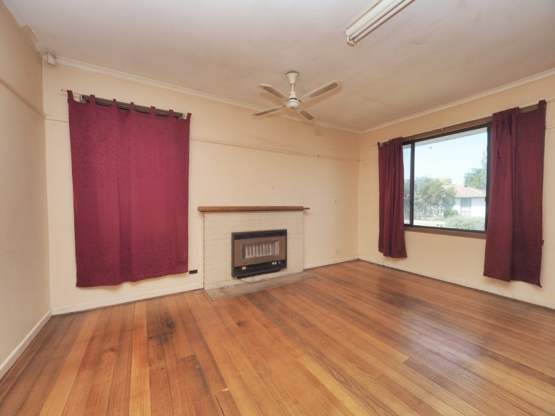 15 Marx Crescent, Ararat VIC 3377