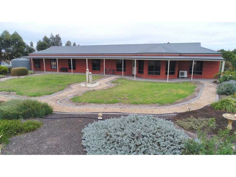 21 Banfields Road, Moyston VIC 3377