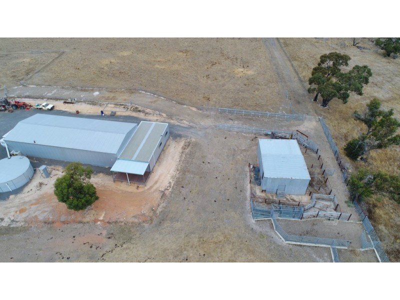 21 Banfields Road, Moyston VIC 3377