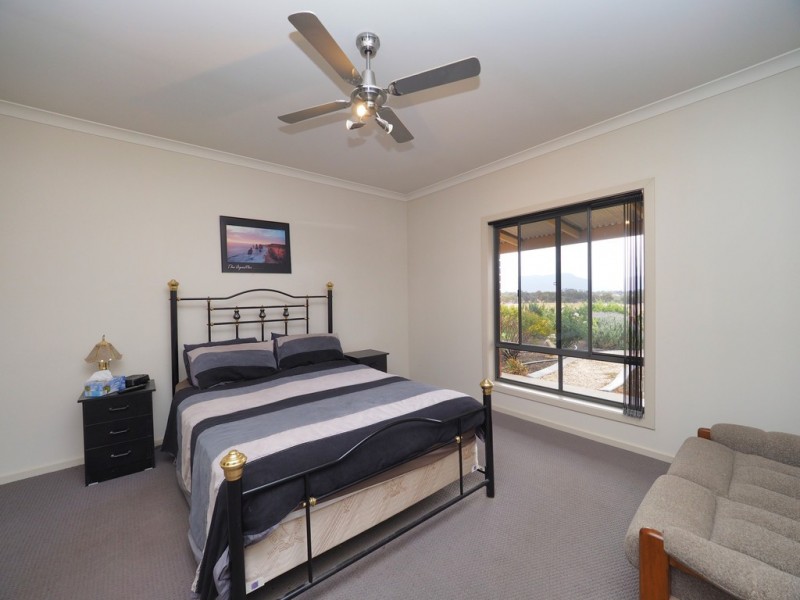 21 Banfields Road, Moyston VIC 3377