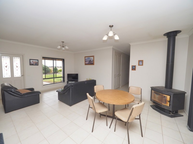 21 Banfields Road, Moyston VIC 3377