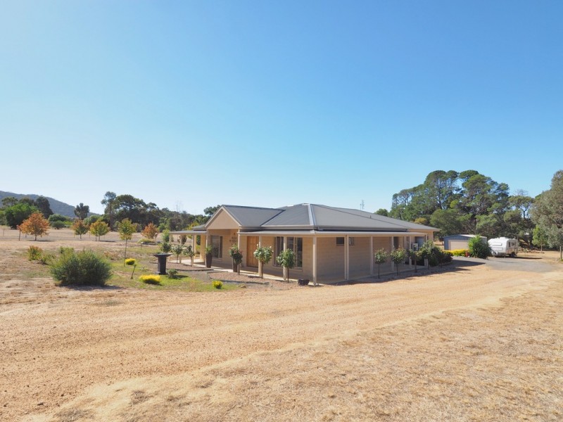 86 Picnic Road, Ararat VIC 3377