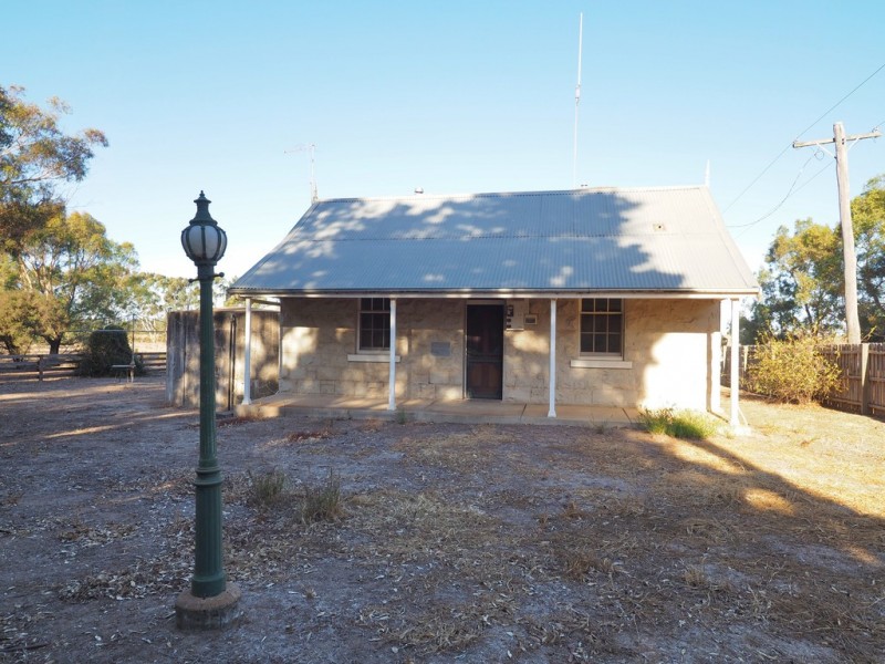 11 Grange Road, Rossbridge VIC 3377