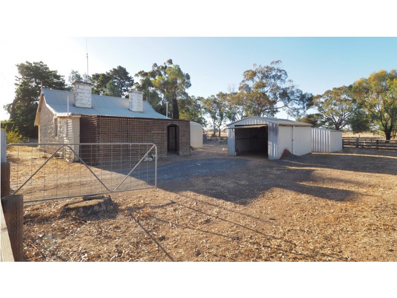 11 Grange Road, Rossbridge VIC 3377