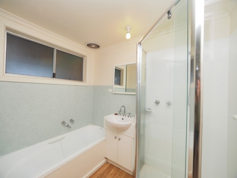 11 Grange Road, Rossbridge VIC 3377