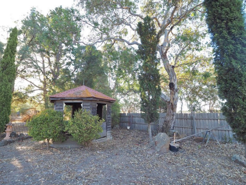 11 Grange Road, Rossbridge VIC 3377