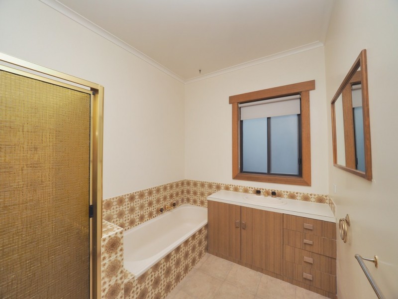 8 Clay Street, Ararat VIC 3377