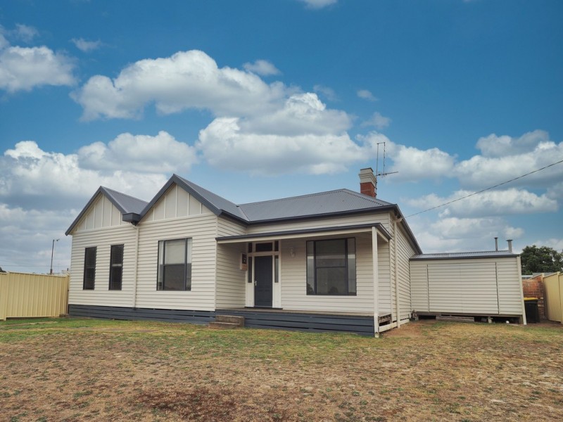 53 Moore Street, Ararat VIC 3377