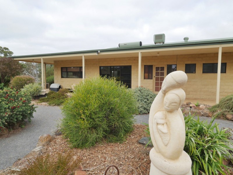 258 Gluepot Rd, Pomonal VIC 3381
