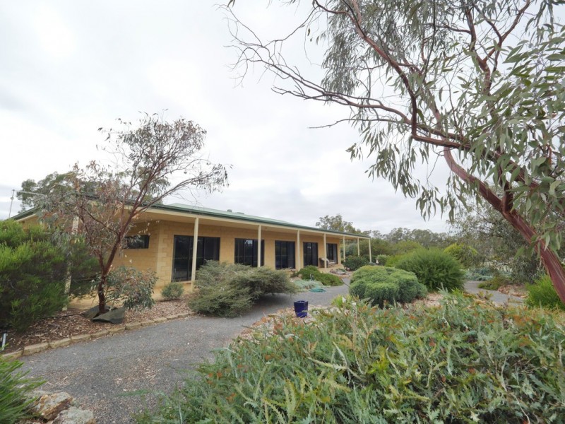 258 Gluepot Rd, Pomonal VIC 3381