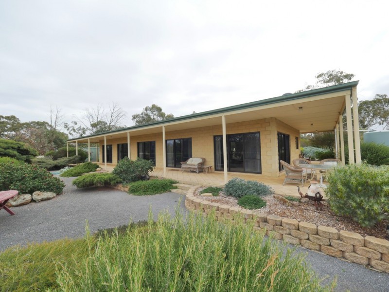 258 Gluepot Rd, Pomonal VIC 3381