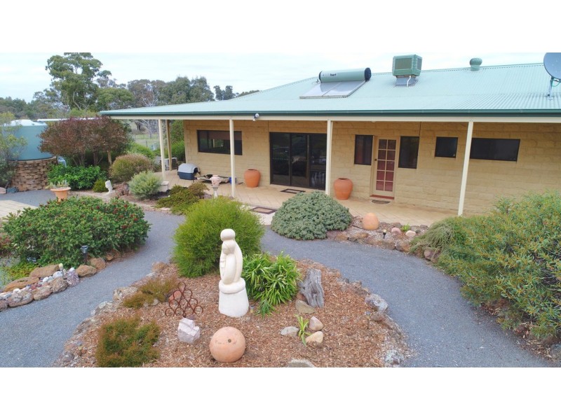 258 Gluepot Rd, Pomonal VIC 3381