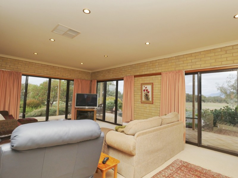 258 Gluepot Rd, Pomonal VIC 3381