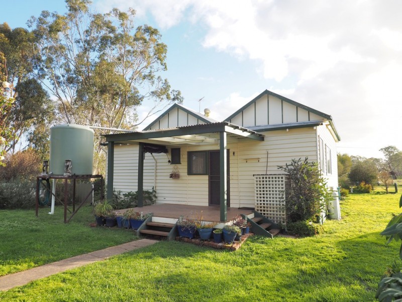 17 McLeod Street, Glenthompson VIC 3293