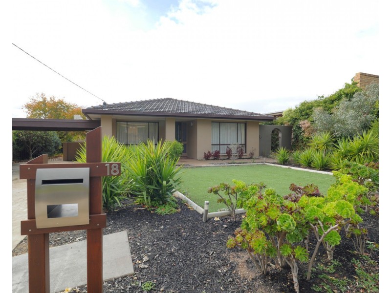 18 Ellerker Avenue, Ararat VIC 3377