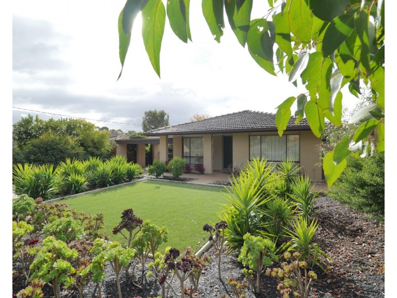 18 Ellerker Avenue, Ararat VIC 3377